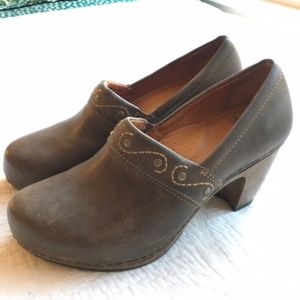 SO CUTE. Dansko Riki Heels (clogs) 37